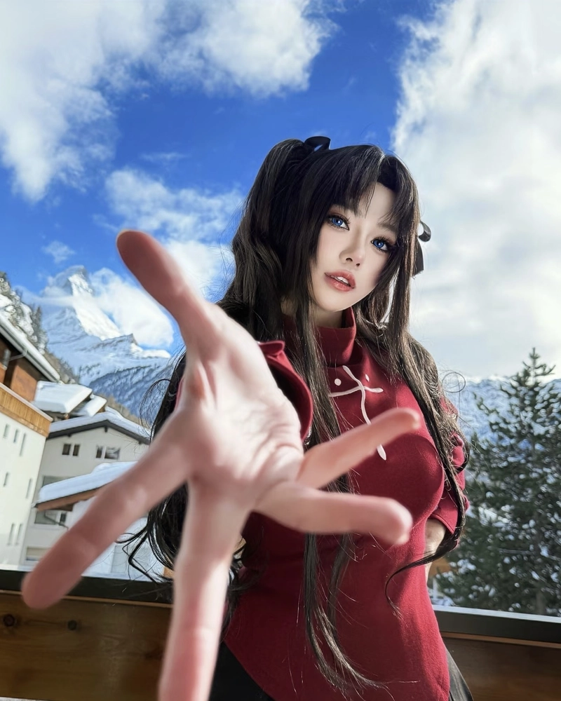 Ảnh Rin Tohsaka cosplay phong cách anime sang trọng