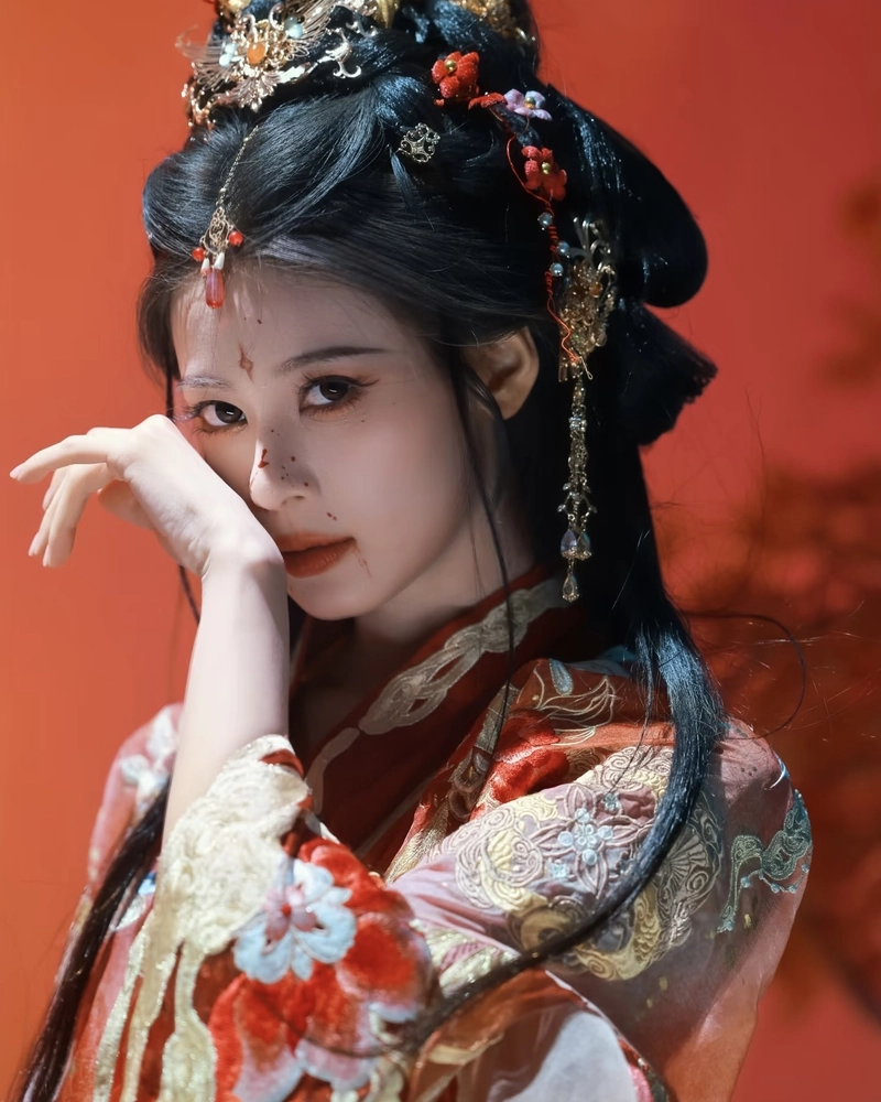 Ảnh cosplay cổ trang trang phục thêu hoa tinh xảo