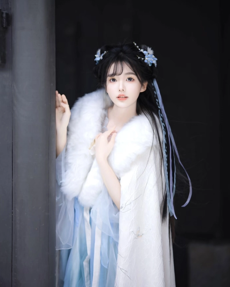 Cosplay cổ trang phong cách quý tộc cổ điển nổi bật