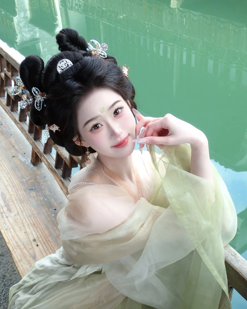 Cosplay cổ trang với phong cách truyền thống nhẹ nhàng