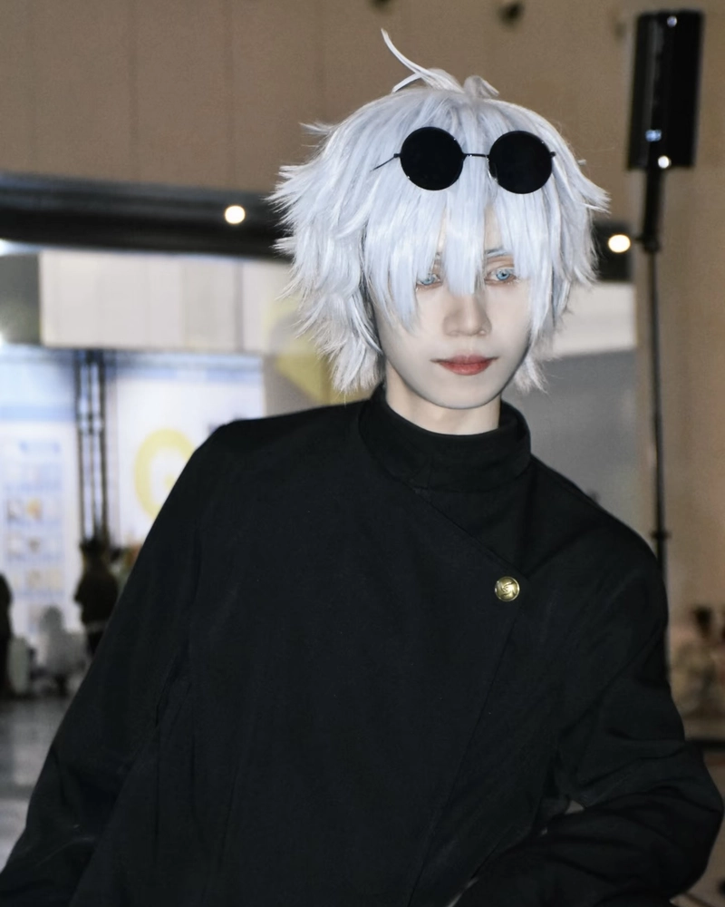 Gojo cosplay phong cách cá tính pha nét bí ẩn riêng