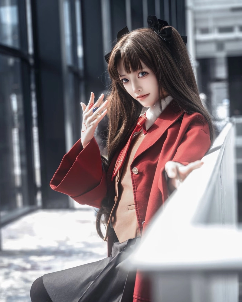 Hình Rin Tohsaka cosplay ánh mắt sâu đầy cảm xúc