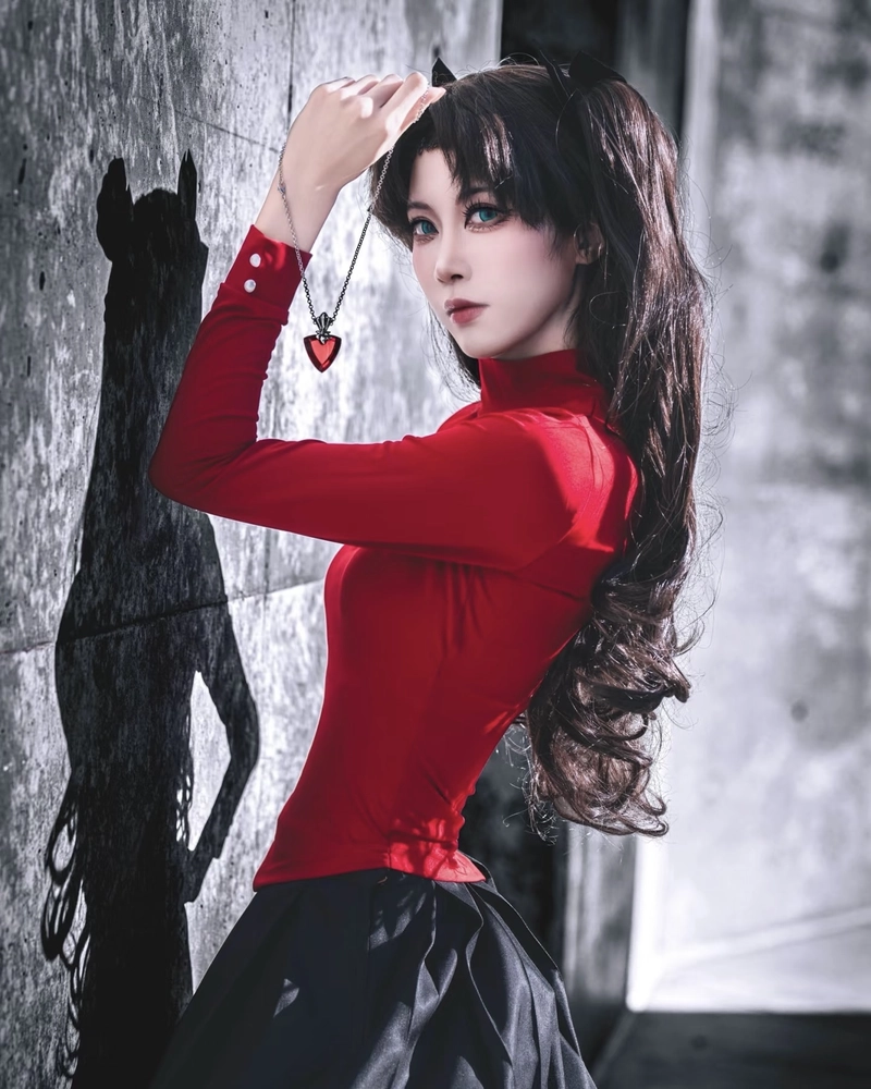Rin Tohsaka cosplay phong cách anime hiện đại quyến rũ