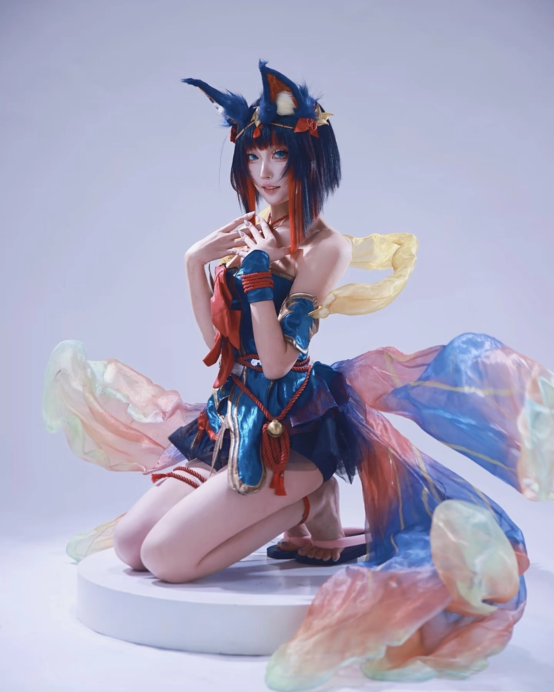 Ahri cosplay phong cách nữ thần hồ ly nổi bật