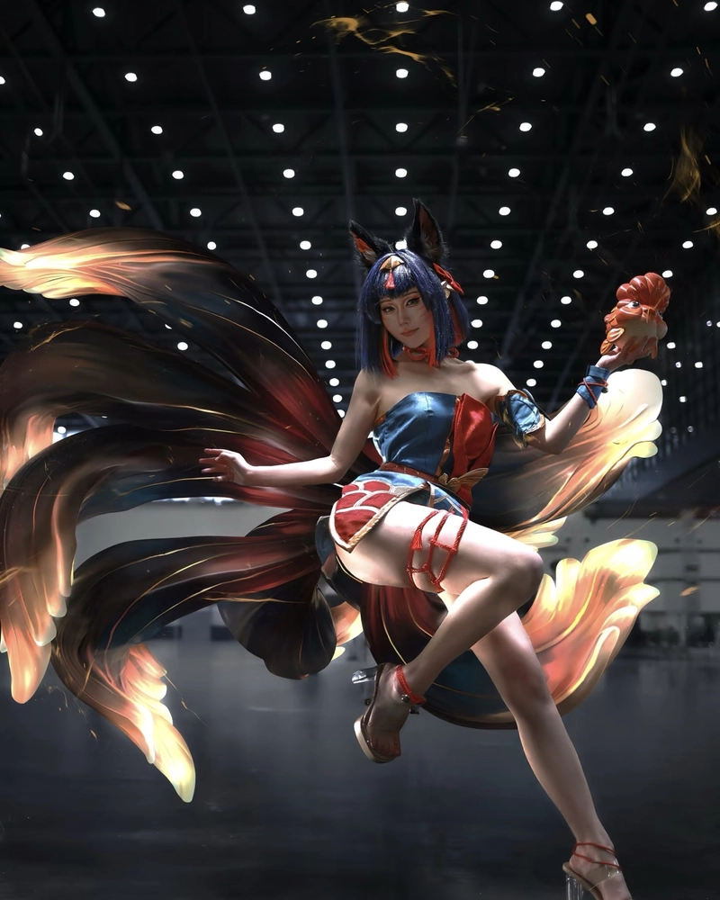 Ahri cosplay với thần sắc quyến rũ đầy bí ẩn riêng