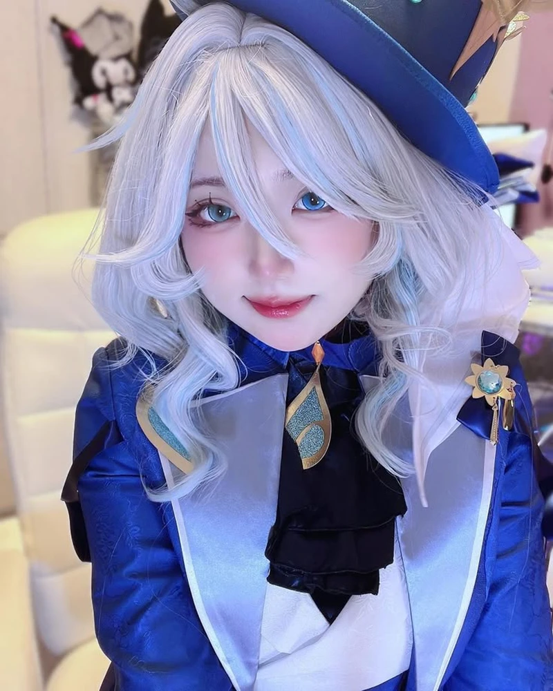 Ảnh Furina cosplay ánh nhìn tự tin mang vẻ đẹp cuốn hút
