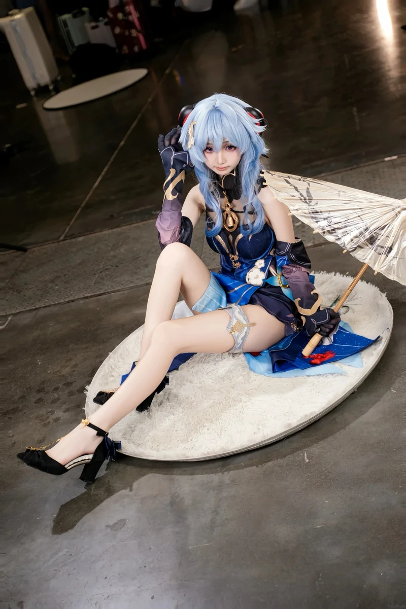 Ảnh Ganyu cosplay phong cách anime nhẹ nhàng đầy cuốn hút
