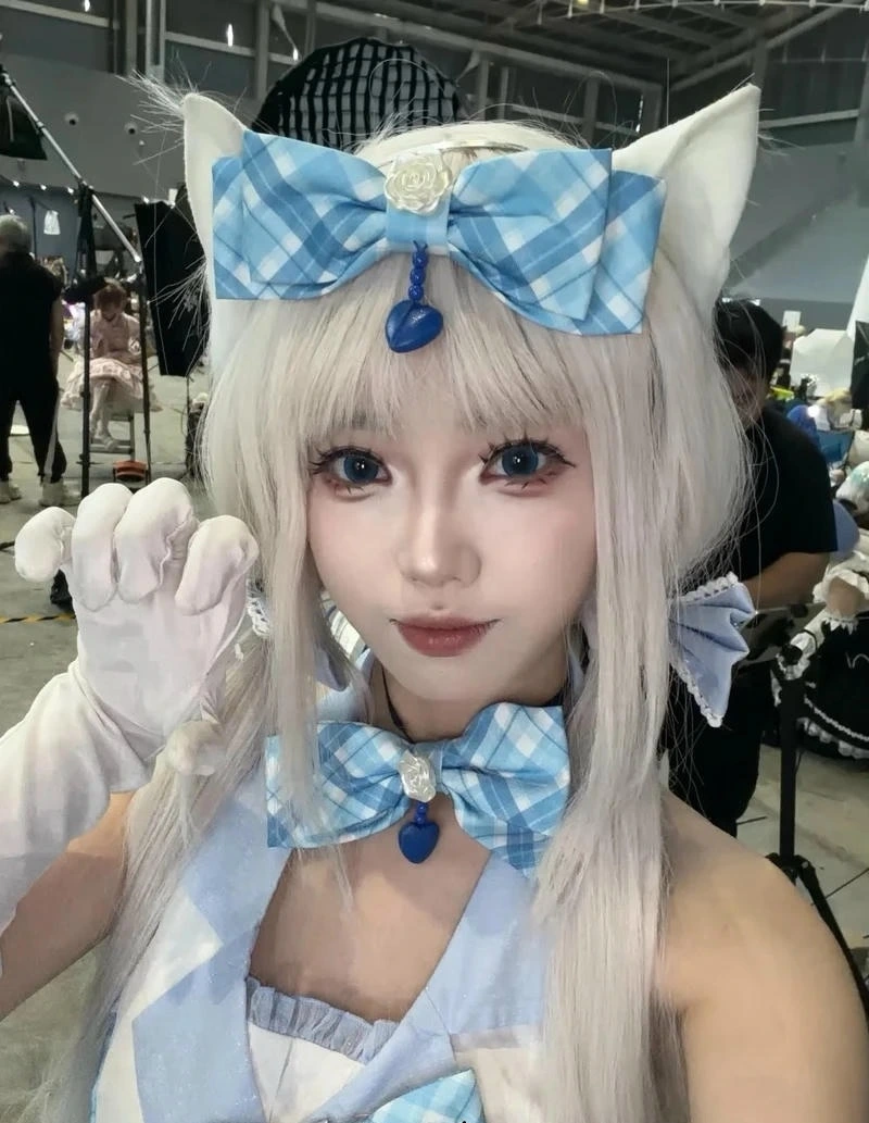 Ảnh Girl cosplay mèo tai trắng cùng biểu cảm ngọt ngào cuốn hút