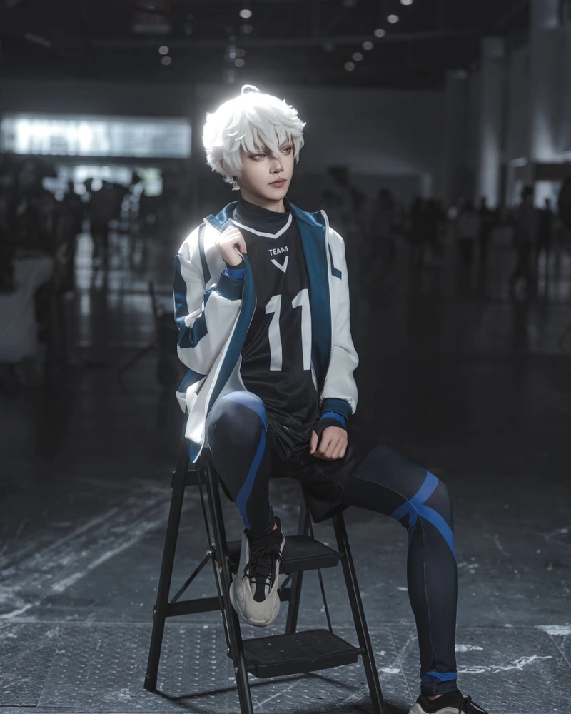 Ảnh Nagi cosplay biểu cảm tự tin mạnh mẽ