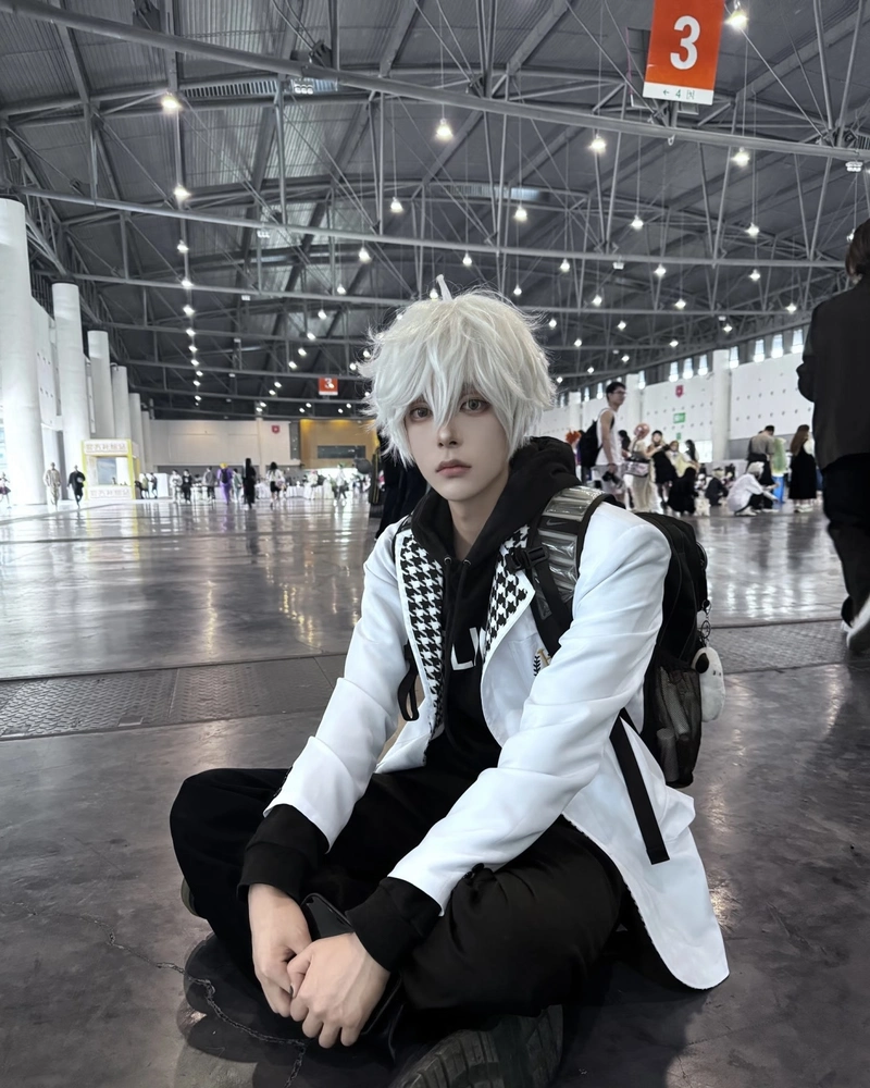Ảnh Nagi cosplay phong cách anime nam cuốn hút