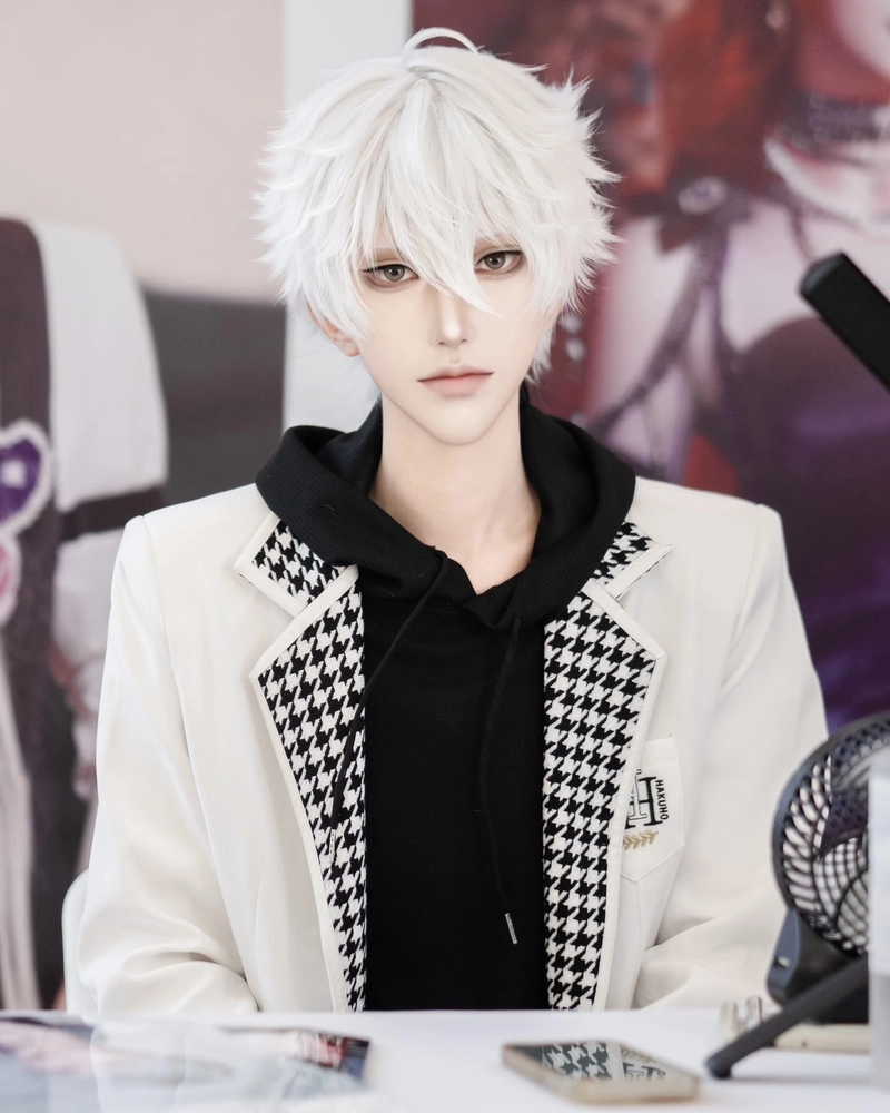 Ảnh Nagi cosplay thần thái lạnh lùng đầy phong cách