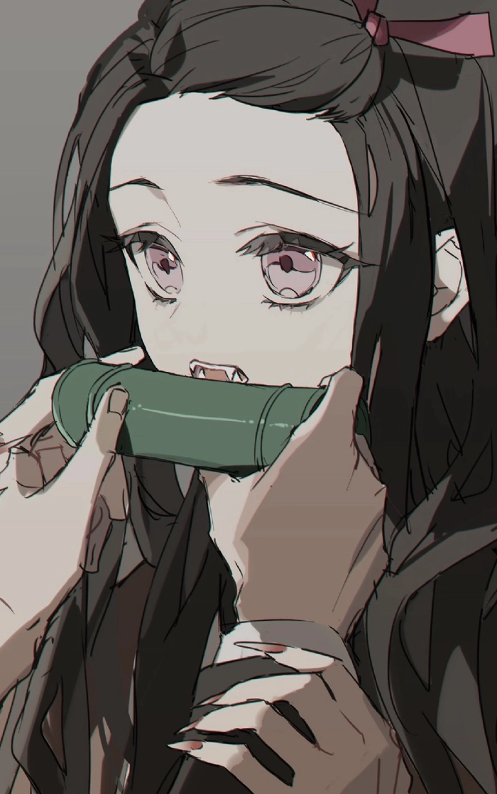 Ảnh anime Nezuko đứng yên với ánh mắt nhẹ