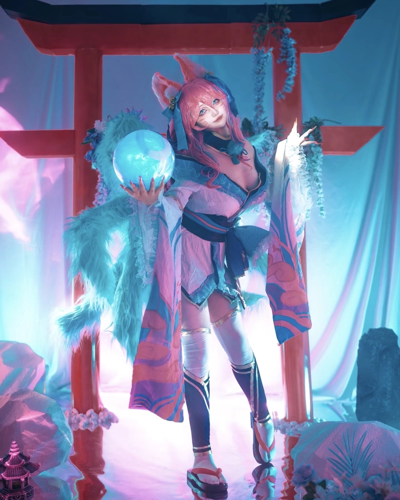 Ảnh cosplay Ahri tạo hình hồ ly quyến rũ đầy mê hoặc