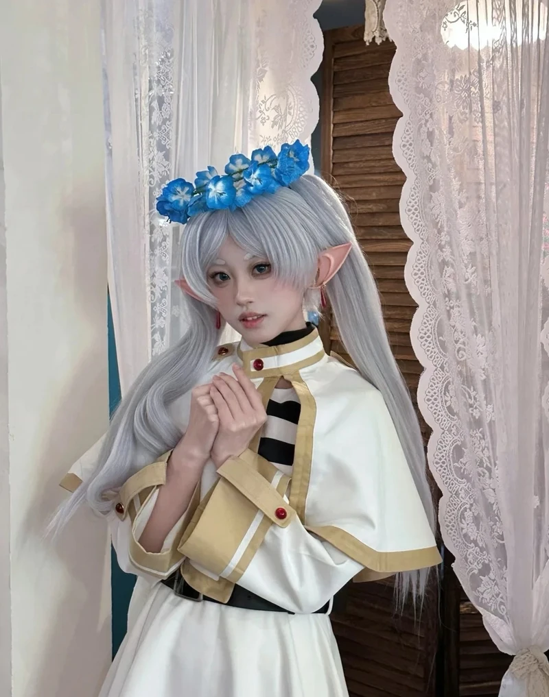 Ảnh cosplay Frieren phong cách tối giản nhưng vẫn nổi bật