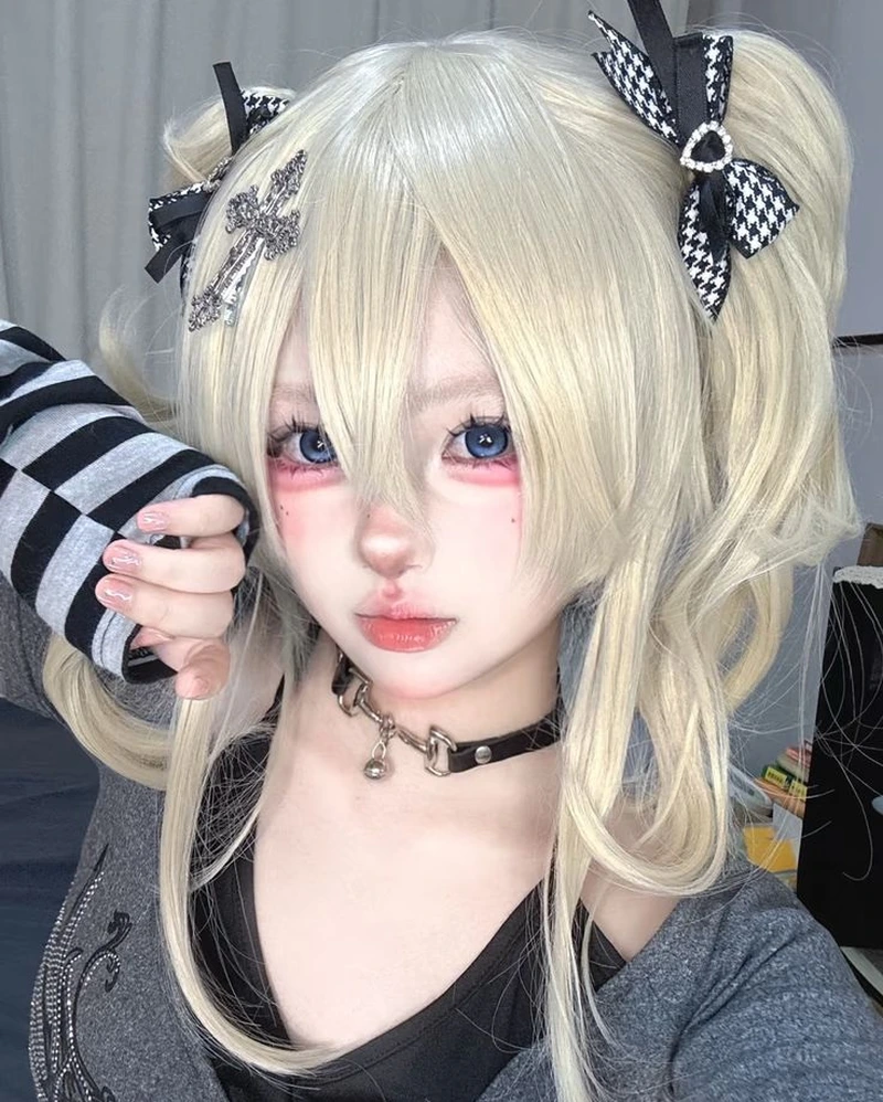 Ảnh cosplay anime nữ thần thái tự tin đầy quyến rũ