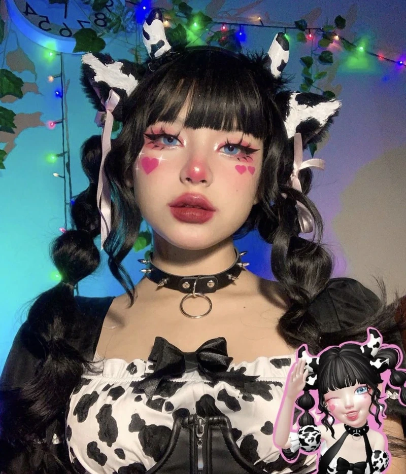 Ảnh cosplay bò sữa outfit ren trắng đen cực kỳ nổi bật