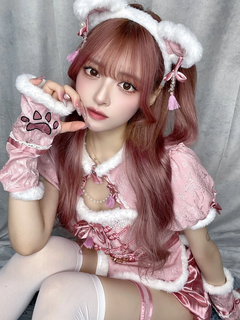 Ảnh đại diện cosplay anime nữ mang nét cuốn hút nhẹ nhàng