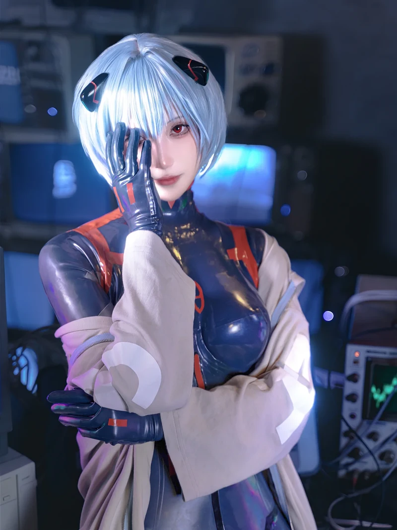 Ảnh gái xinh cosplay thân hình chuẩn dáng tạo điểm nhấn cuốn hút