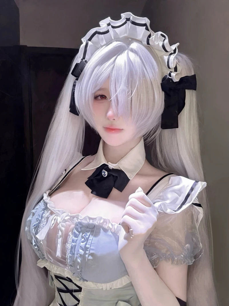 Ảnh gái xinh cosplay thần thái cuốn hút cùng đường cong nổi bật