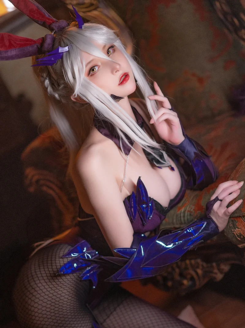 Ảnh gái xinh cosplay vòng eo thon nhỏ tôn dáng nổi bật