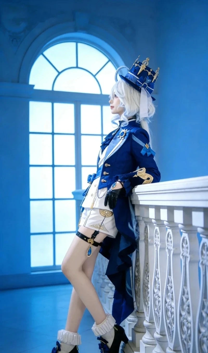 Cosplay Furina trang phục như bản gốc xanh dương quyến rũ