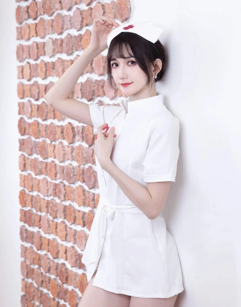 Cosplay bác sĩ nữ mang vẻ đẹp quyến rũ đầy tự nhiên