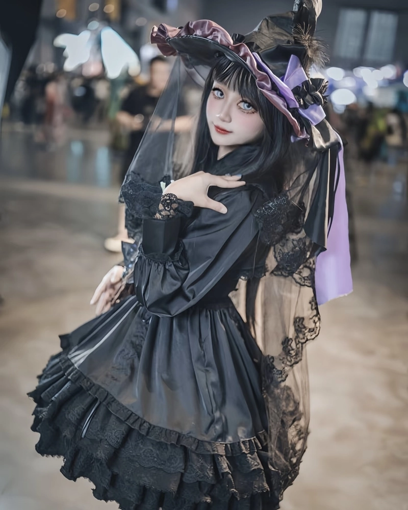 Cosplay phù thủy với trang phục bay bổng nhẹ nhàng