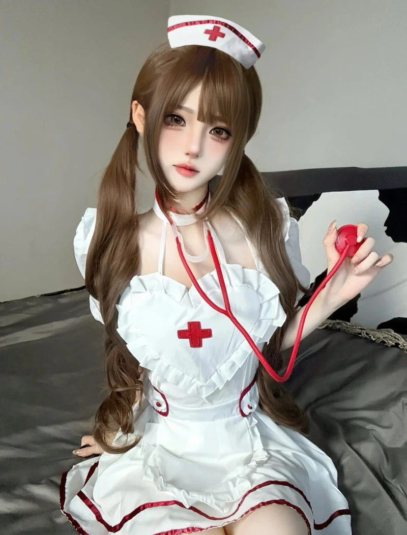 Cosplay y tá phong cách kawaii khiến fan anime mê mẩn