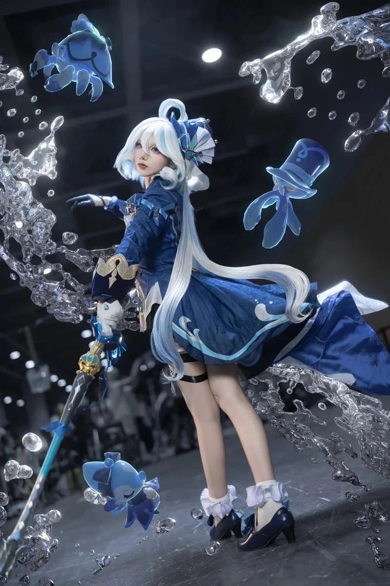 Furina cosplay thể hiện rõ khí chất Thủy Thần Fontaine đặc trưng