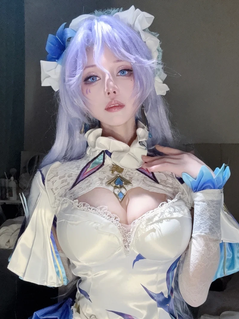 Góc chụp tinh tế làm nổi bật vóc dáng gái xinh cosplay tự nhiên