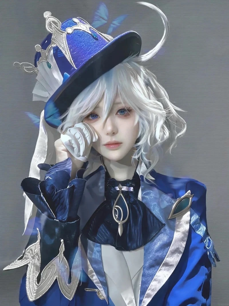 Hình ảnh Furina cosplay pose dáng uyển chuyển đầy nghệ thuật
