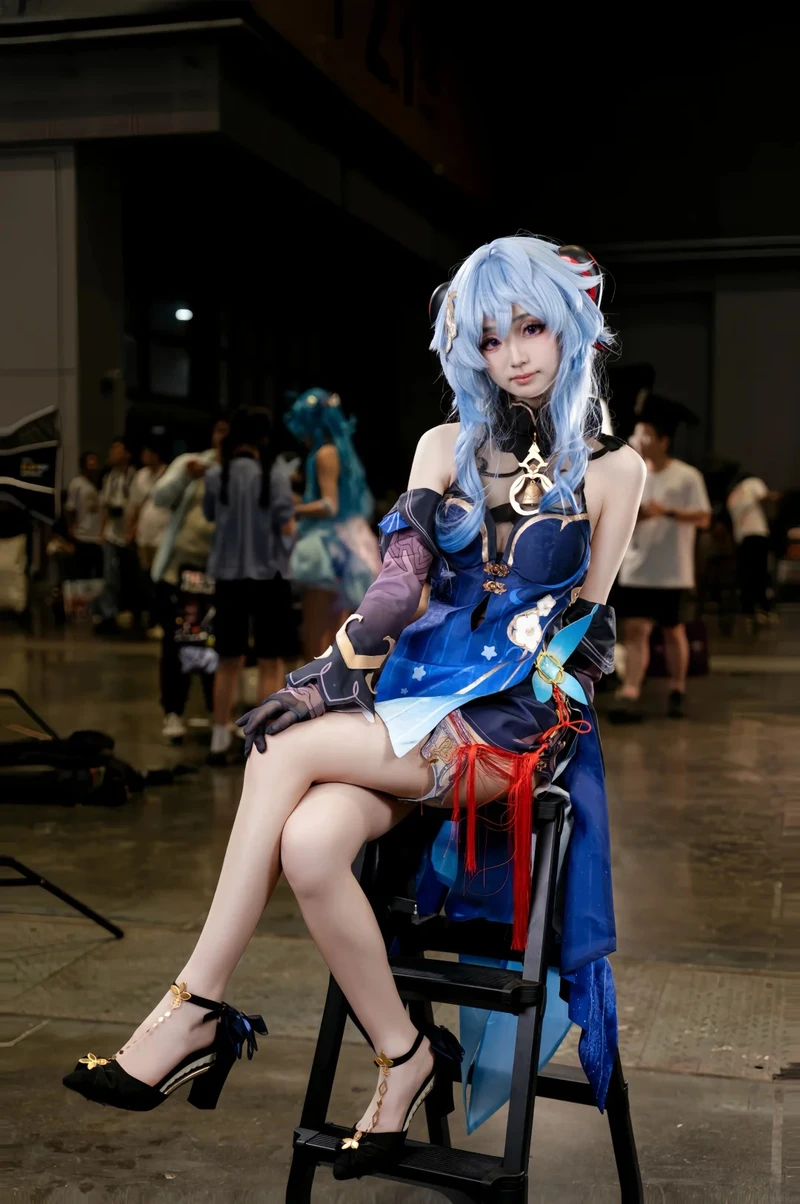 Hình ảnh Ganyu cosplay với tạo hình nhân vật sắc nét nổi bật