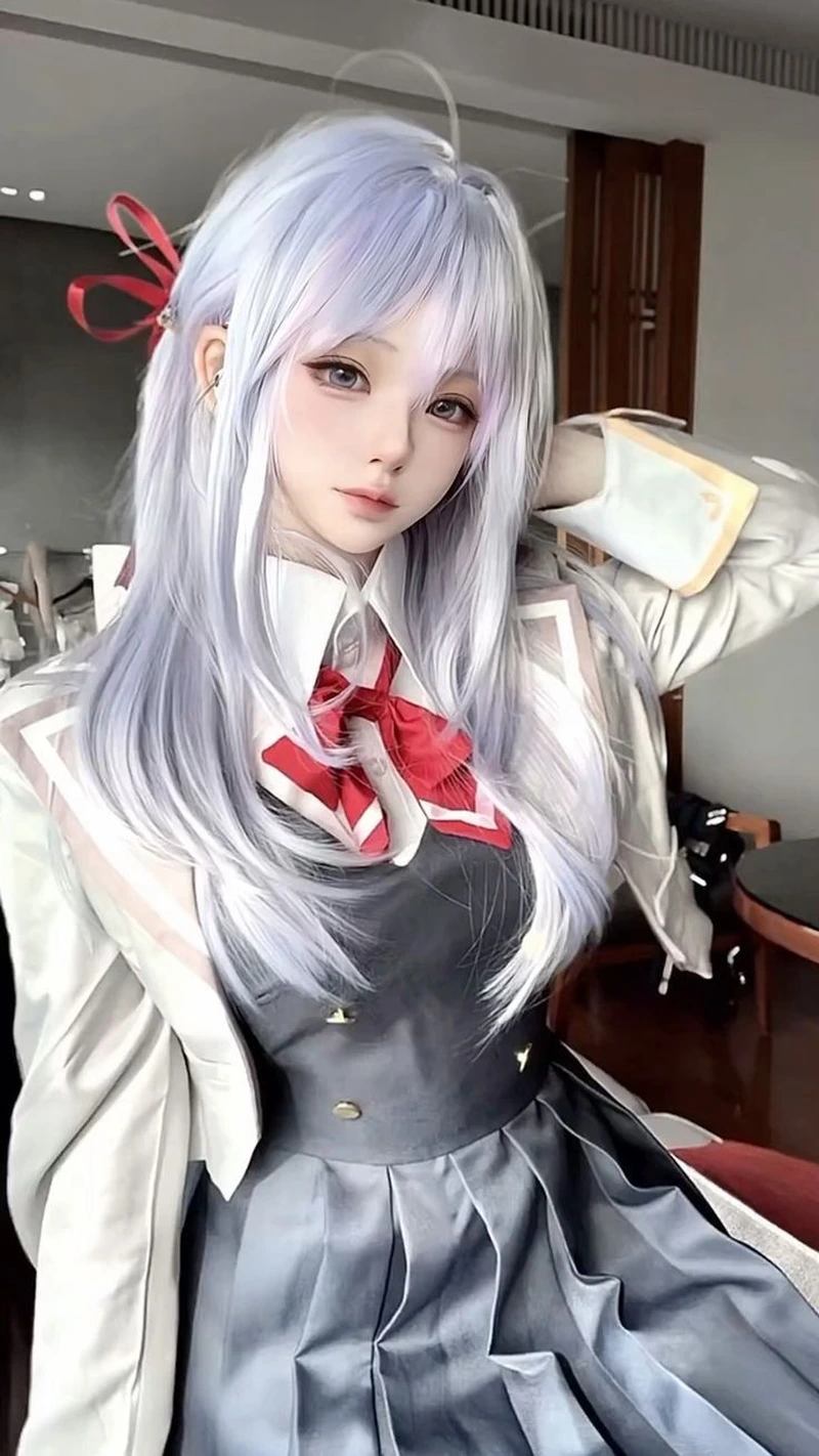 Hình ảnh cosplay anime nữ với biểu cảm tự nhiên nổi bật