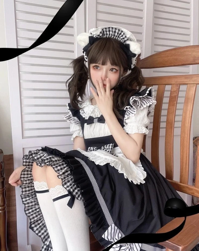 Hình ảnh cosplay hầu gái mang vibe cổ điển thanh lịch cuốn hút
