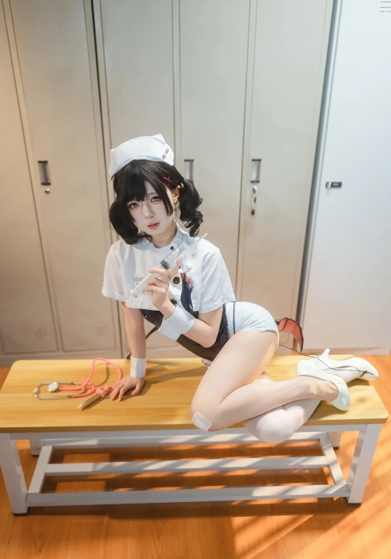 Hình ảnh cosplay y tá sexy được cộng đồng otaku yêu thích