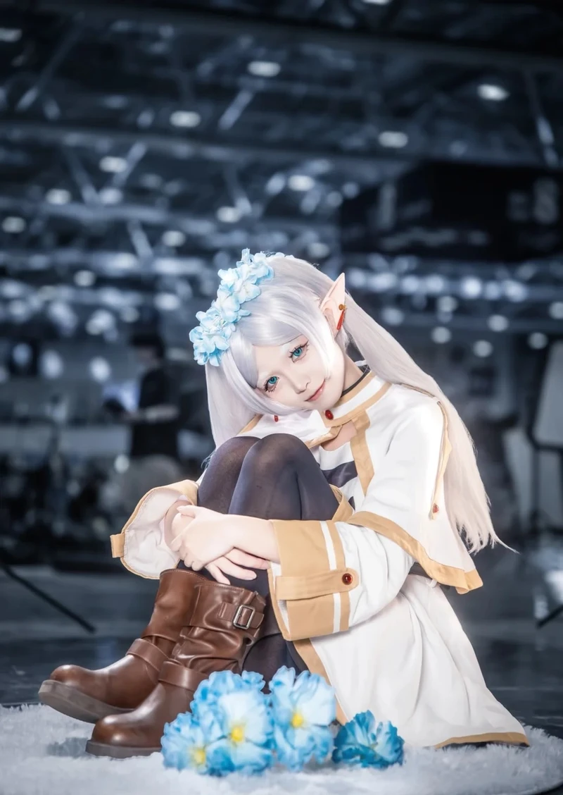 Hình ảnh sắc nét của cosplay Frieren thích hợp làm hình nền