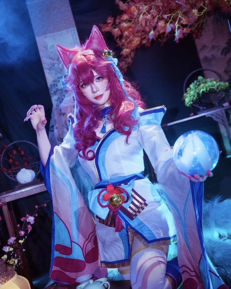 Hình cosplay Ahri ánh nhìn ngọt ngào nhưng đầy bí ẩn