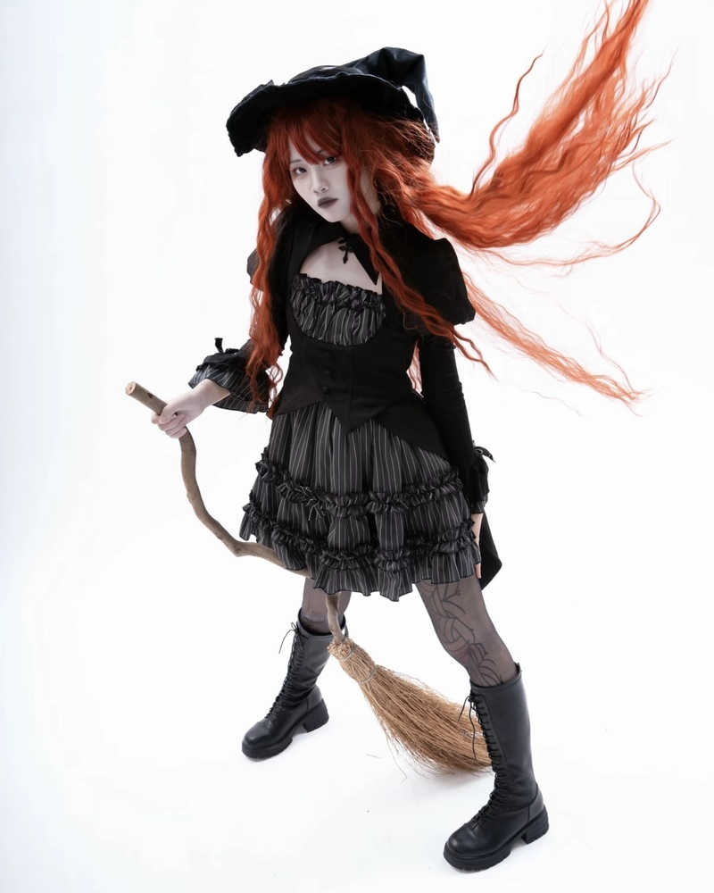Hình cosplay phù thủy ánh mắt bí ẩn đầy cuốn hút