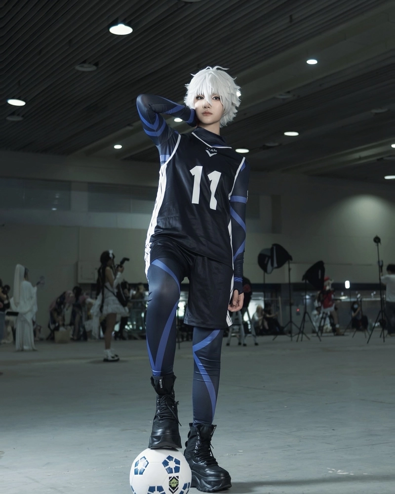 Nagi cosplay phong cách nhân vật bóng đá anime
