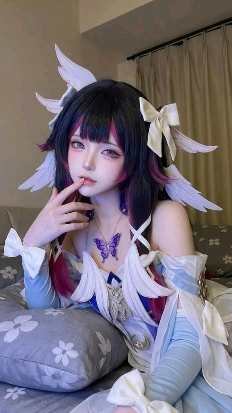 Nét quyến rũ nhẹ nhàng từ cosplay anime nữ trong khung hình