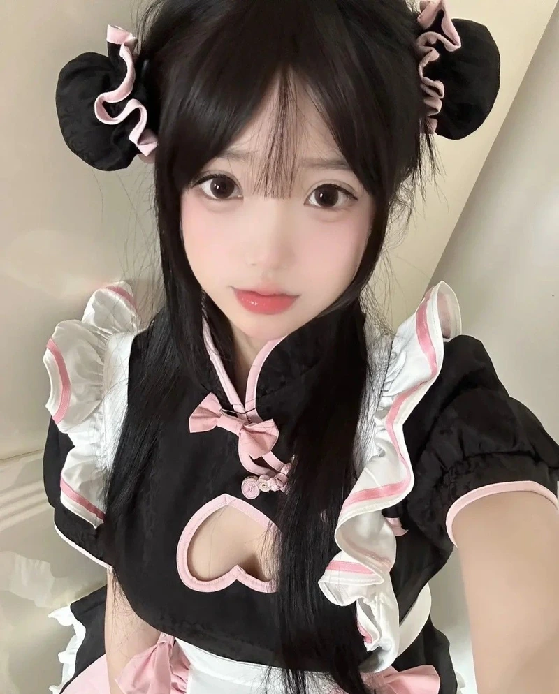 Nhân vật anime nữ được cosplay với thần thái nổi bật cuốn hút