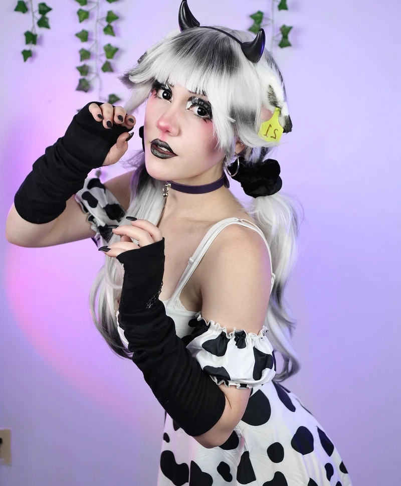 Nhẹ nhàng phong cách giúp hình cosplay bò thêm phần dễ thương cuốn hút