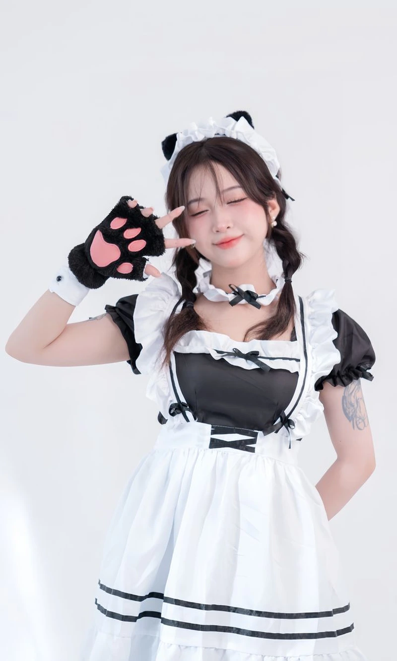 Nữ cosplayer diện trang phục maid mang nét đẹp tinh tế