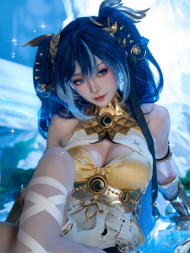 Phong cách hóa thân giúp gái xinh cosplay tôn lên vóc dáng cân đối