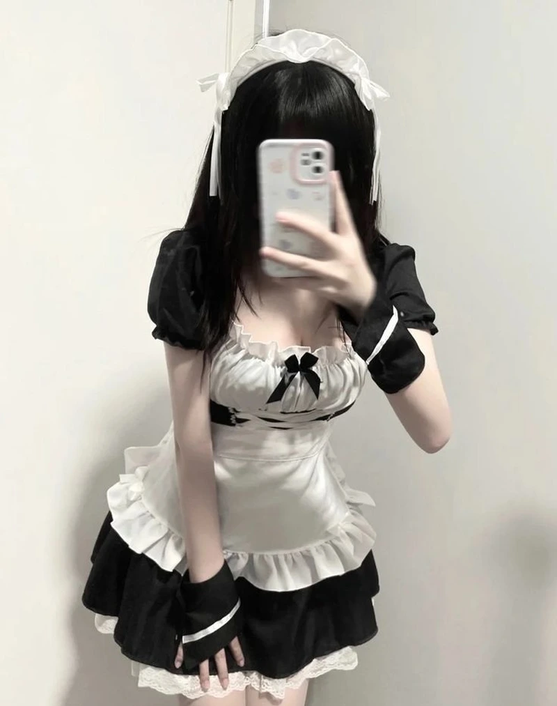 Phong cách thời trang maid giúp tổng thể nổi bật hiện đại