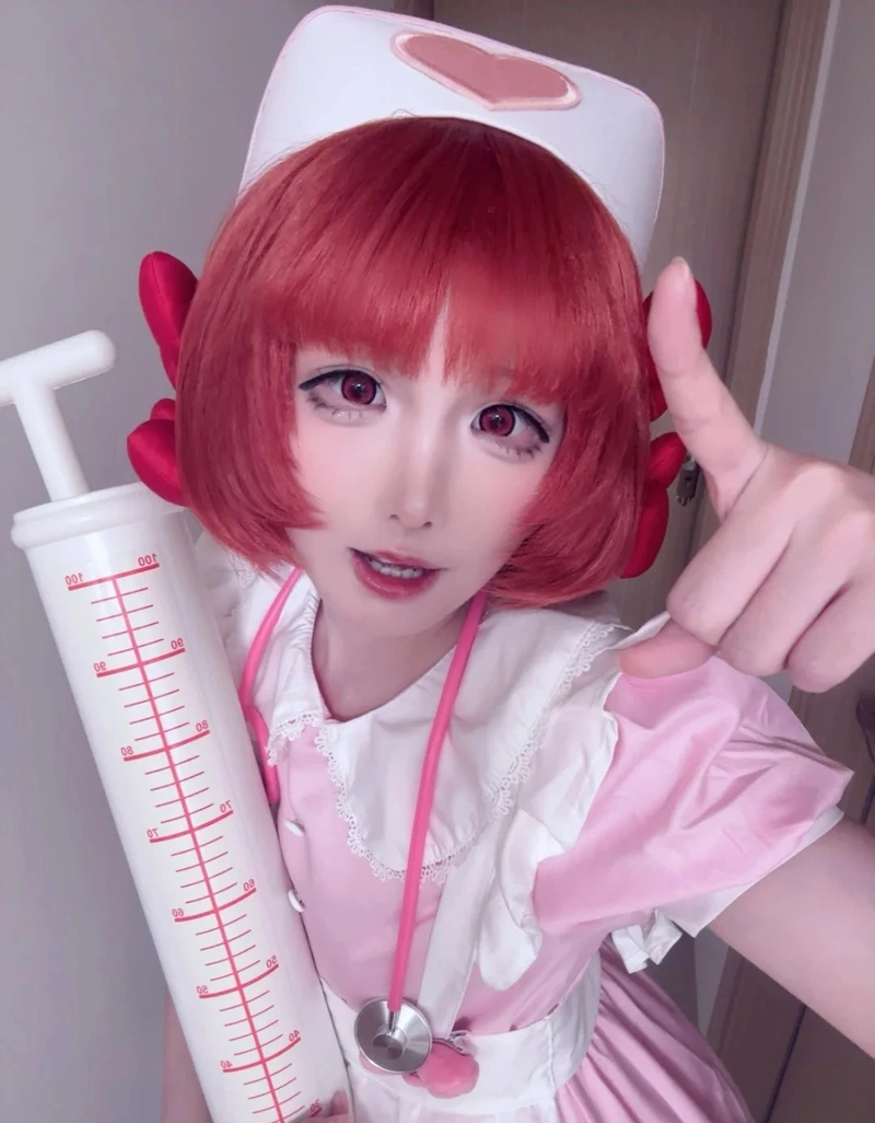 Tạo hình bác sĩ anime với gương mặt xinh đẹp cuốn hút