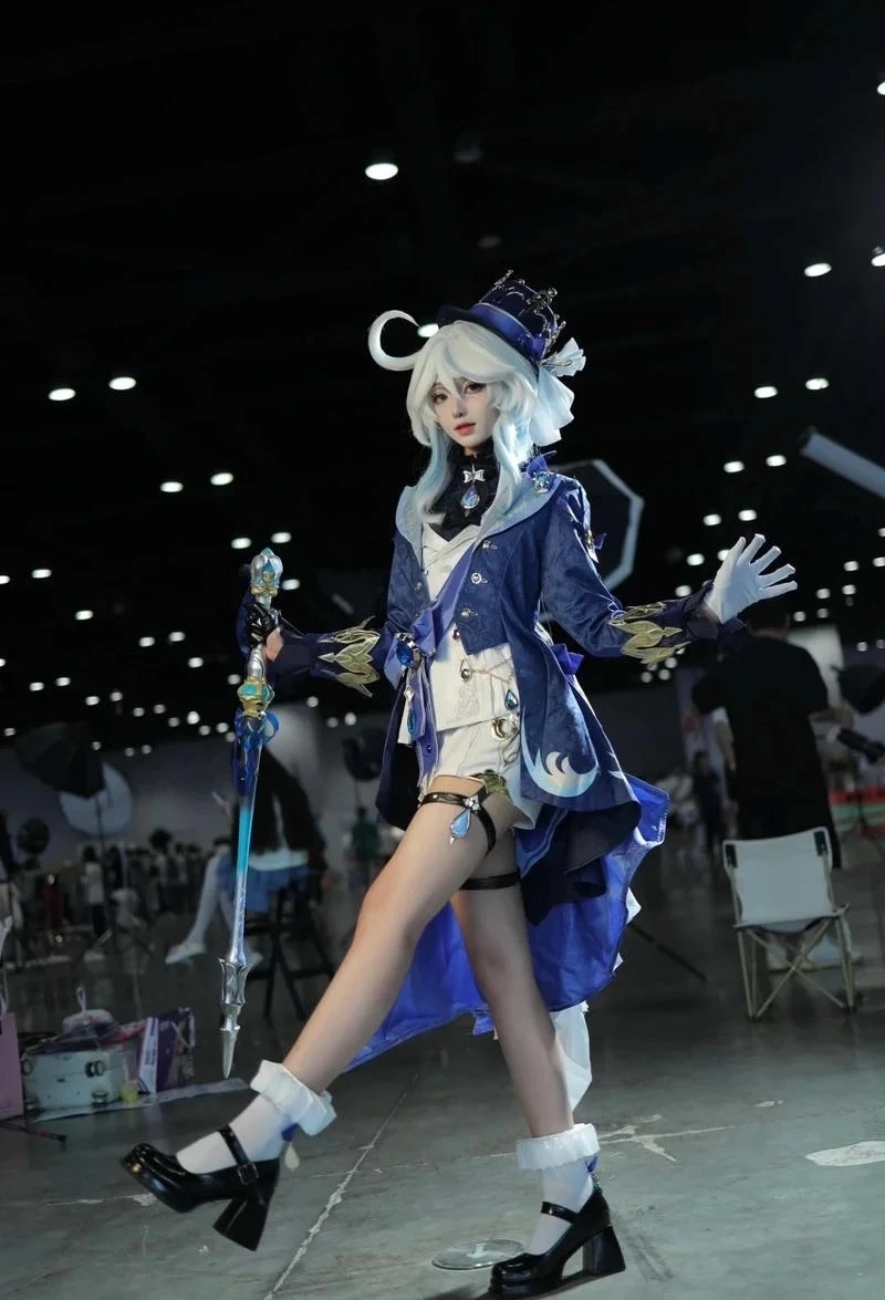 Trang phục Fontaine giúp Furina cosplay giữ đúng nguyên tác