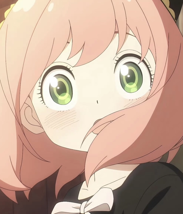 hình anime anya trong không gian rộng thoáng