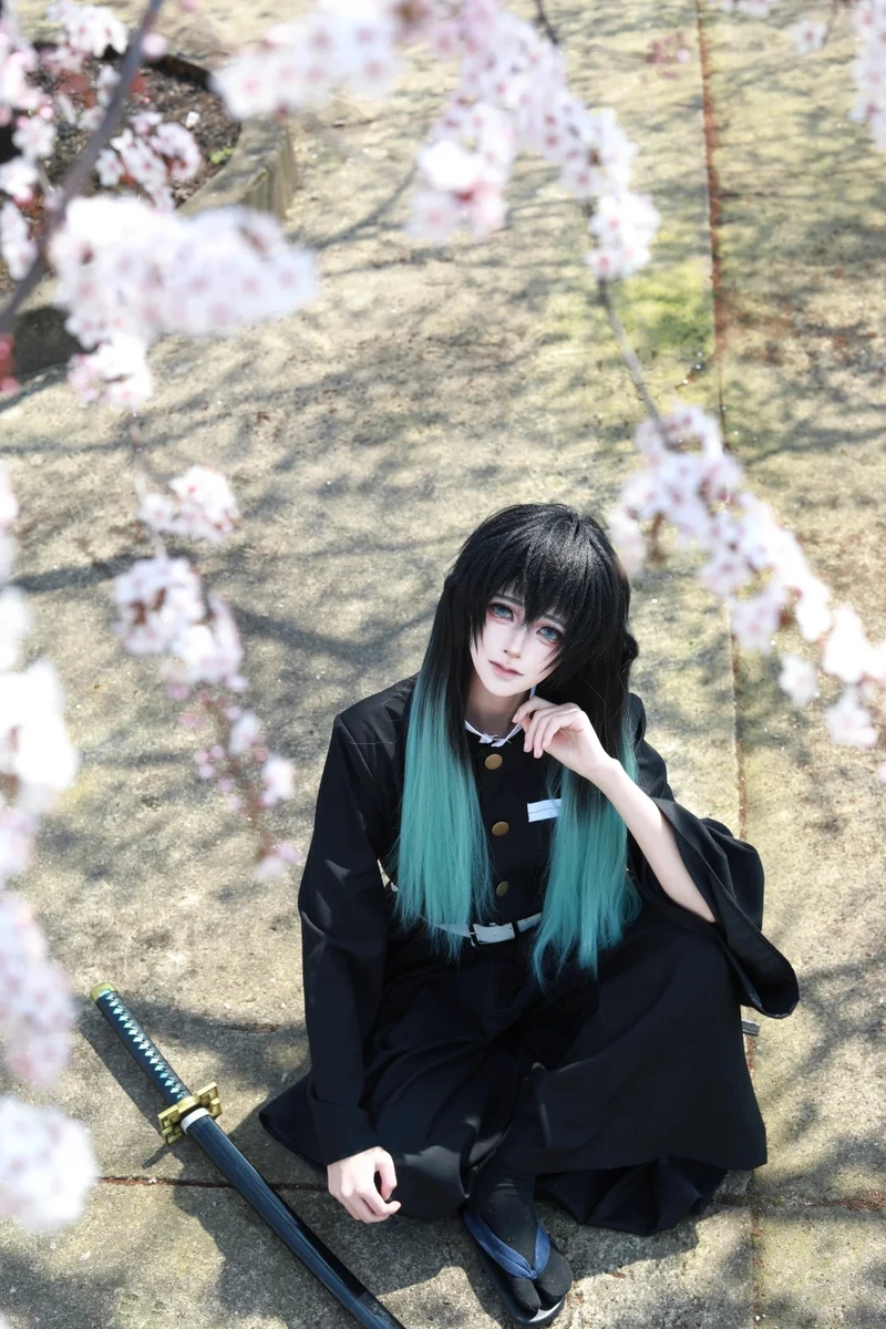 Ảnh Hà Trụ cosplay nổi bật cùng nhân vật Muichiro