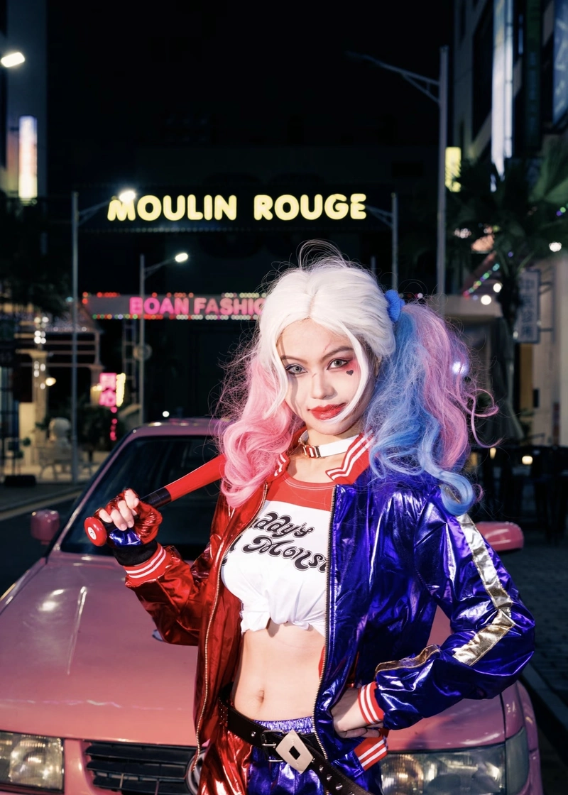 Ảnh Harley Quinn cosplay ánh mắt sắc lạnh đầy sức hút
